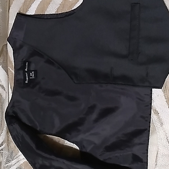 6 Months(16 pounds) Robert Allan Vest with White Dress Shirt (6 months) - Picture 5 of 9